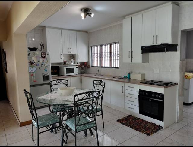 4 BEDROOM FREEHOLD FOR SALE IN MONTANA PARK